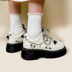 Low-top Leather Heels For Parties, Leather Party Heels, Leather Low-top Heels For Parties, Party Heels Made Of Synthetic Material, Kawaii Streetwear, Chunky Platform Shoes, Japanese Korean Fashion, Victorian Era Fashion, White Goth