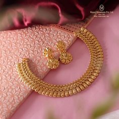 Beautiful necklace that looks lovely on the wearer. It is just amazing! . . . Go on show off! For more details contact: +91 9222944449 . . #explorepage #fyp #jewellerydesign #jewellery #goldjewellery #trending #goldnecklace #earrings #sets #goldsets Gold Jewellery Set Design Unique, Beautiful Gold Necklaces Unique, Modern Gold Jewelry Sets, Neckless Gold Jewelry Simple, Malabar Gold Jewellery Necklaces Antique, 10gms Gold Necklace Designs, Trending Gold Jewellery Designs, Gold Necklaces Women Indian, Jewelry Design Necklace Gold