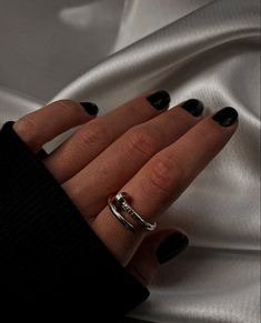 Cartier Nail Ring, Luxury Jewelry Aesthetic, Jewelry Product Shots, Ring Luxury, Silver Diamond Necklace, Jewelry Aesthetic, Wrist Jewelry, Nail Ring, Cartier Ring