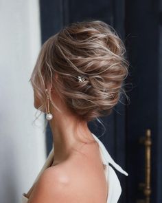 39 Best Pinterest Wedding Hairstyles Ideas | Wedding Forward Wedding Chignon Sleek, All Up Updo, Messy Chignon Wedding, Messy Hair Half Up Half Down, Sophisticated Updos Classy, Messy Up Dos For Medium Hair, Updo For Fine Hair Wedding, Wedding Up Dos For Long Hair, Messy Updo For Medium Hair