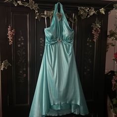 Women’s Formal Backless Women’s Beautiful Color Turquoise Soft Silk Like Material Size Large New Brand My Michelle Aqua Blue Dress Formal, Princess Dress Aesthetic, Thrift Ideas, Aqua Blue Dress, Green Silk Dress, Green Silk Dresses, Gyaru Fashion, Blue Dress Formal, Short Party Dress