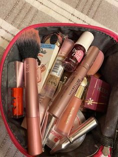 Makeup Aesthetic, Fancy Makeup, Makeup Needs, Dior Makeup, Makeup Obsession, Pink Makeup, Makeup Items, Makeup Essentials, Pretty Makeup