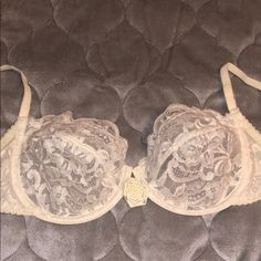 New Without Tags! Has Adjustable Straps And A Built-In Underwire Feminine String Bra With Delicate Lace, White Lace Underwire Bra, Sheer White Lace Bra, White Sheer Lace Bra, White Feminine Bra With Lined Body, Feminine White Bra With Lined Body, Sheer White Underwire Bra, White Full Cup Bra With Lined Body, White Lace Push-up Bra