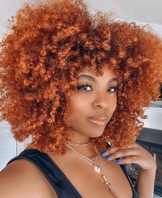 Medium Ombre Hair, Medium Hair Color, Strawberry Blonde Hair Color, Bleach Blonde Hair, Dark Red Hair, Spring Hair Color, Hair Color Pastel, Pelo Afro