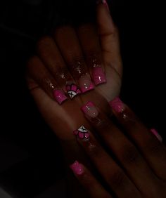 Nails Short Acrylic French Tip, Cute Short Junk Nail Sets, Cute Nails Acrylic Pink Girly, Pink Nails Birthday Short, Cute Nails Acrylic Black Women, Girly Acrylic Nails Square, Short Gel Nail Designs Pink, Cute And Easy Nail Designs For Beginners, Nails Acrylic Ideas Pink