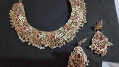 Check out this item in my Etsy shop https://www.etsy.com/listing/1266005176/veroniq-trends-elegant-gold-plated-jadau Meenakari Jewellery, Jadau Necklace, Jewellery Kundan, Molten Gold, Necklace With Pearls, Kundan Jewelry, Engagement Party Wedding, Be Natural, Gemstone Jewellery