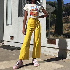 Yellow Pants, Grunge Look, Trivia Questions, Looks Street Style, Mode Inspo, Mode Vintage, Looks Style