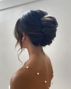 Check more at https://beautyfashionideas.com/bridal/13501/ Bun For Wedding Hair, Romantic French Twist Updo, Wedding Hair All Up, Wedding Hairstyle Up Do, Low Bun Wedding Hair Bridesmaid, Bridesmaid Hairstyles French Twist, French Wedding Hairstyles, Bridesmaid Hairstyles Thick Hair Updo, Low Do Wedding Hair