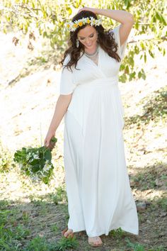 Feel like a goddess in our Indie Flair Maxi Dress. Not your typical maxi, this style is designed with dramatic features like kimono sleeves and a draped front for a layered and slightly peplum look. So flatter your curves and let your free-spirited style soar in this must-have piece! Shop for this dress and other plus size indie clothing at Kiyonna. Bridesmaid White Dresses, Plus Size Indie, Jumpsuit And Cardigan, Indie Clothing, Indie Dresses, Maxi Kimono, Evening Gown Dresses, Kimono Sleeves, A Goddess