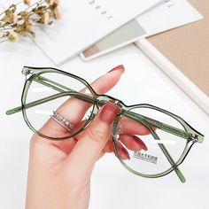 Photochromic Glasses Women, Transparent Glasses Frames Woman, Transparent Glasses Frames, Mood Board Fashion Inspiration, Dorm Shopping, Types Of Glasses, Bifocal Reading Glasses, Eyeglasses Frames For Women