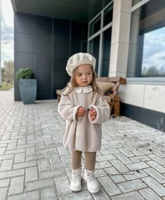 https://instagram.com/mia_baby_model?igshid=YTQwZjQ0NmI0OA== Toddler Girl Winter Dress, Baby Outfits Girl Aesthetic, Winter Baby Outfits Girl, One Year Old Girl Outfits, Kids Winter Outfits Girl, Cute Girl Outfits Kids, Winter Toddler Outfits Girl, Baby Style Winter, Aesthetic Baby Outfits