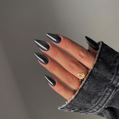 Metallic Black Nails, Black Chrome Nails, Fake Acrylic Nails, Nails Medium Almond, Pointy Nails, Chrome Nails Designs, Press On Nails Medium, Medium Almond, Silver Nail