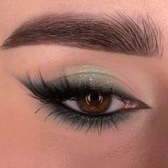 Simple Prom Makeup Green Dress, Green And Silver Prom Makeup, Makeup For Green Prom Dress, Makeup Ideas For A Green Dress, Dark Teal Makeup Look, Prom Eye Makeup For Green Dress, Prom Makeup Green Eyes, Dark Green Prom Makeup, Green Makeup Looks Simple