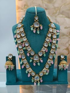 Description :- Beautiful And Elegent Rani Haar / Ruby Long gold Necklace / Rajwadi Long Necklace / Temple jewelry by ManalisStudio Gift yourself a royal look with this perfectly crafted kundan necklace set from Manalisstudio. Crafted with high quality kundan stones and pearls, it is impressive in design. The green enamel artwork adds perfect texture to the design. Perfect for weddings and festivities, this antique necklace set should be put on with your favorite sari or lehenga. 100% Satisfactio Antique Necklace Set, Long Gold Necklace, Luxury Wedding Rings, Chikankari Kurti, Rani Haar, Kundan Necklace Set, Temple Jewelry, Fancy Jewellery Designs, Royal Look