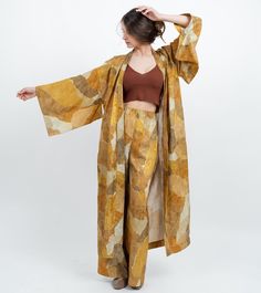 This chic kimono is made of 100% natural viscose jacquard made in a Spanish factory. The dressing gown has pockets and a belt. We guarantee high quality of tailoring. That will allow you to use this robe for several years. Winter Kimono, Plus Size Kimono, Plus Size Winter, Kimono Pattern, Embroidered Wool, Floral Cardigan, Mustard Color, Boho Kimono, Print Kimonos