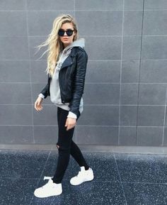 White Sneakers Outfit, Dressy Casual Outfits, Urban Street Style, Looks Chic, Dressy Outfits, Casual Winter Outfits, Sneakers Outfit