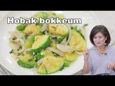 A simple Korean side dish you can make with abundant summer zucchinis!  It's also great in bibimbpap. Korean Zucchini, Zucchini Side Dish, Zucchini Side Dishes, Fried Zucchini, Summer Zucchini, Korean Recipes, Korean Beef, Zucchini Fries