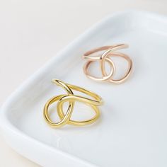 Minimalist double ring perfect to wear as statement ring or combined with other stacking rings. The clean lines and minimalist design makes this ring perfect for any occasion. P R O D U C T • I N F O ✅ Materials: 925 sterling silver ✅ Finishing: Silver, 18k Gold or Rose Gold. ✅ Product comes with beautiful packaging ✅ Product is safe for sensitive skin. Modern Twist Metal Rings As Gift, Rose Gold Metal Rings As Gift, Rose Gold Metal Rings For Gift, Modern Twist Jewelry With Ring Detail Gift, Modern Twist Ring Jewelry Gift, Modern Jewelry With Ring Detail As A Gift, Modern Twist Ring Jewelry As Gift, Modern Twist Jewelry With Ring Detail As Gift, Minimalist Rose Gold Metal Ring