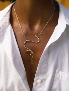 This Wedding Necklaces item by ZelikJewelry has 12 favorites from Etsy shoppers. Ships from Philadelphia, PA. Listed on May 5, 2024 Serpent Necklace, Serpentine Necklace, Look Boho Chic, Wedding Necklaces, Chunky Chain Necklaces, Snake Necklace, Jewelry Lookbook, Gold Snake, The Snake