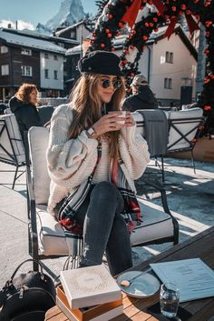 Snow Day Outfit, Fall Travel Outfit, Winter Mode Outfits, Mode Shoes, Travel Journey, Classy Winter Outfits