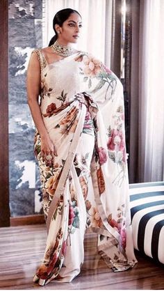 Sabyasachi Floral Sarees, Indian Sari Dress, Floral Saree, Modern Saree, Bollywood Photos, Simple Sarees, Indian Woman, Designer Saree Blouse Patterns, Saree Blouse Designs Latest