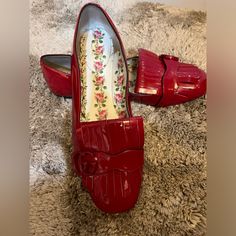 European Size 39.5 Women’s Red Gucci Loafers. These Are A Staple For Anyone’s Closet. Does Not Come With The Dust Bag Or Box. Red Gucci Loafers, Gucci Loafers, Gucci Shoes, Flat Shoes Women, Loafer Flats, Patent Leather, Dust Bag, Loafers, Gucci