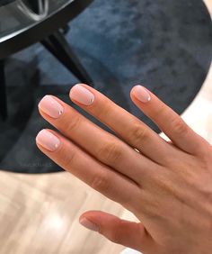 UNGHIE CORTE Le idee Nail Art più belle e come scegliere la forma Latest Nail Trends, Easy Nails, Short Square Nails, Vacation Nails, Nailed It, Healthy Nails, Nail Designs Spring, Square Nails, Cool Nail Art