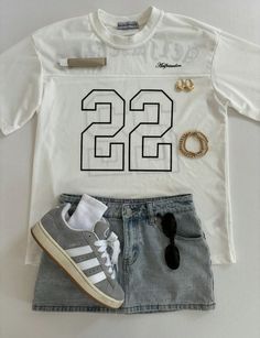 Outfits Amusement Park, Fuzzy Clothes, Aesthetic Attire, Skincare Shop, Looks Pinterest, Downtown Outfits, Casual Preppy Outfits, Outfit Inspo Casual, Trendy Outfits For Teens