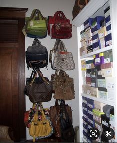 Hanging Purses On Wall, Purse Hanging Ideas, Organizing Purses In Closet, Tote Bag Storage, Bookshelf Room, Hanging Purses, Dressing Room Decor, Purse Storage, Teen Bedroom Designs