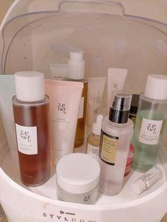 Joseon Skincare, Skin Care Stuff, Skincare For Clear Skin, Wonyoungism Aesthetic, Get Clear Skin, Skin Care Devices, Skin Care Spa, Body Moisturizers