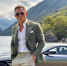 Danial Craig, James Bond Outfits, Daniel Craig Style, Bond Outfits, Bond Suits, James Bond Style, Stylish Mens Suits, Blazer Outfits Men, Mens Business Casual Outfits