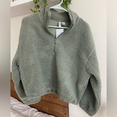 New H&M Fleece Green Pullover / Quarter Zip H&m Tops For Loungewear In Fall, H&m Long Sleeve Sweatshirt For Winter, H&m Long Sleeve Winter Sweatshirt, Cozy Winter Tops By H&m, Cozy H&m Tops For Fall, Cozy Long Sleeve Tops From H&m, Black Teddy Jacket, Cream Teddy Bear, Cream Coat