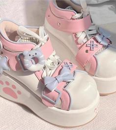 Kawaii Shoes, Crop Top Dress, Really Cute Outfits, Kawaii Clothes, Pretty Shoes, Platform Sneakers, Look Cool, Platform Shoes, Cute Shoes