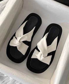 Black Sandals Aesthetic, Sandal Aesthetic Girl, Black Casual Slippers For Streetwear, Black Flip Flops For Summer Streetwear, Women Shoes 2022, Black Non-slip Sport Sandals For Streetwear, Shoes 2022, Women Shoes Flats Sandals