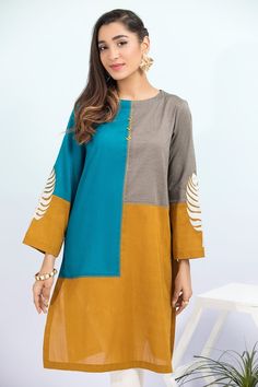 Pakistani Casual Dress, Applic Work, Pakistani Casual Dresses, Abaya Designs Latest, Simple Kurti, Simple Kurti Designs, Kurti Neck, Coord Set, Modest Dresses Casual