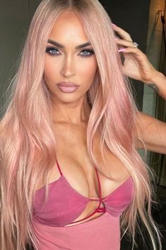 Minimalists and muted palette-lovers, look away now, because this summer's biggest fashion trend is bright, unapologetic and brilliantly saccharine. Enter: barbiecore. Megan Fox Blonde, Megan Fox Makeup, Megan Fox Hair, Estilo Zendaya, Fox Makeup, Pastel Pink Hair, Blonde With Pink, Hair Color Pink, Pastel Hair