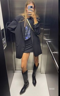 Traje Cowgirl, Fest Outfits, Mode Zara, Miniskirt Outfits, Night Out Outfit, Dinner Outfits, Mode Inspo, Looks Chic