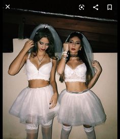 👰🏻 Creative Group Costumes, Bff Halloween Costumes, Best Friend Halloween Costumes, Halloween Coustumes, Holloween Costume, Costumes For Teens, Trendy Halloween Costumes, Halloween Costumes Friends, Halloween Costume Outfits