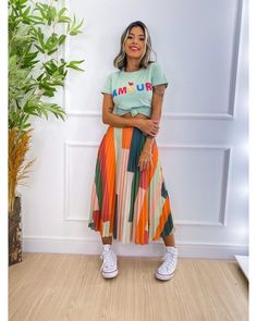 Long Skirt With Sneakers, Summer Thrift, Outfit Sporty, Curvy Skirt, Pll Fashion, Pentecostal Fashion, New Look Fashion, Summer Day Dresses, Casual Party Outfit