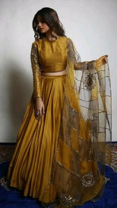 Long Sleeve Lehenga, Zari Lehenga, डिजाइनर कपड़े, Lehenga And Blouse, Gold Lehenga, Lehnga Dress