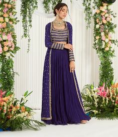 Blue Georgette Lehenga, Gathered Lehenga, Full Sleeves Blouse Designs, Cape Lehenga, Drape Sarees, Cape Set, Neckline Embroidery, Silk Cape