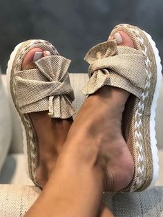 Comfortable Flip Flops, Fashion Slides, Fashion Shoes Heels, Women Platform Sandals, Woven Sandals, Platform Wedge Heels, Summer Slippers, Bow Sandals, Platform Slippers