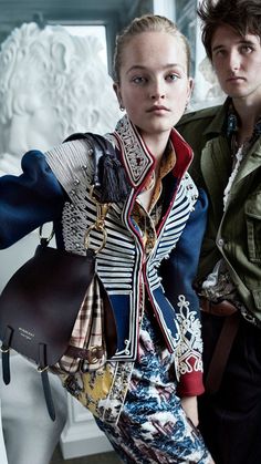 London Fashion Weeks, Luxury Outerwear, Mario Testino, British Outfits, Fashion Advertising, Vogue Fashion, Fashion Editor, Autumn Fashion Women, Fashion History