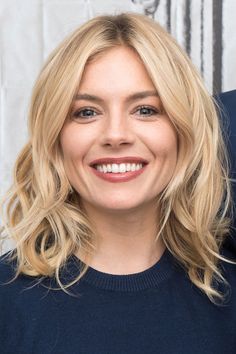 Hair-story: Sienna Miller More Sienna Miller Hair, Best Curly Haircuts, Cute Simple Hairstyles, Choppy Bob Hairstyles, Oval Face Hairstyles, Oval Face, Great Hairstyles, Sienna Miller, Long Bob Hairstyles