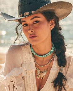 Layered Necklaces Colorful, Miley Cyrus Jewelry, Layered Boho Necklaces, Desert Jewelry Photoshoot, Lariat Necklace Outfit, Financial Aesthetic, Sunset Jewelry, Jewelry Poses, Statement Necklace Outfit