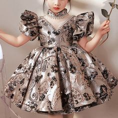 Lehanga Models, Girl Easter Dress, Vintage Princess Dress, Western Style Dresses, Girls Easter Dresses, Girls Pageant Dresses, Girls Formal Dresses