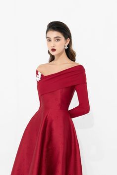 Elegant Winter Mini Dress For Prom, Elegant Boat Neck Prom Dress, Party Dresses With Fitted Bodice And Boat Neck, Elegant Winter Asymmetrical Dress, Winter Evening Dress With Asymmetrical Neckline, Elegant Off-shoulder Winter Dress, Winter Formal Off-shoulder Dress, Elegant Asymmetrical Dress For Winter Party, Winter Dress With Asymmetrical Neckline