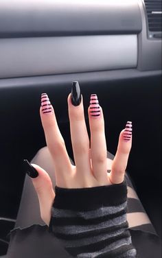 Punk Concert Nails, Acrylic Nail Designs Emo, Emo Gel Nails, Grunge Valentines Nails, Emo Valentines Nails, Short Emo Nails, Scene Nails Emo, Short Gothic Nails, Emo Nail Ideas