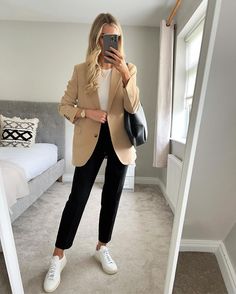 Beige Blazer Outfits Women Classy, Tan Blazer Outfits Women, Beige Blazer Outfits Women, Khaki Blazer Outfit, Tan Blazer Outfits, Dress Designs For Women, Camel Blazer Outfit, Beige Blazer Outfit, Blazer Outfits Women