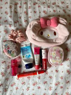 Aesthetic Emergency Kit, Bag Essentials, Girl Tips, Emergency Kit, Essential Bag, School Supplies, Hello Kitty, Kitty, Backpacks